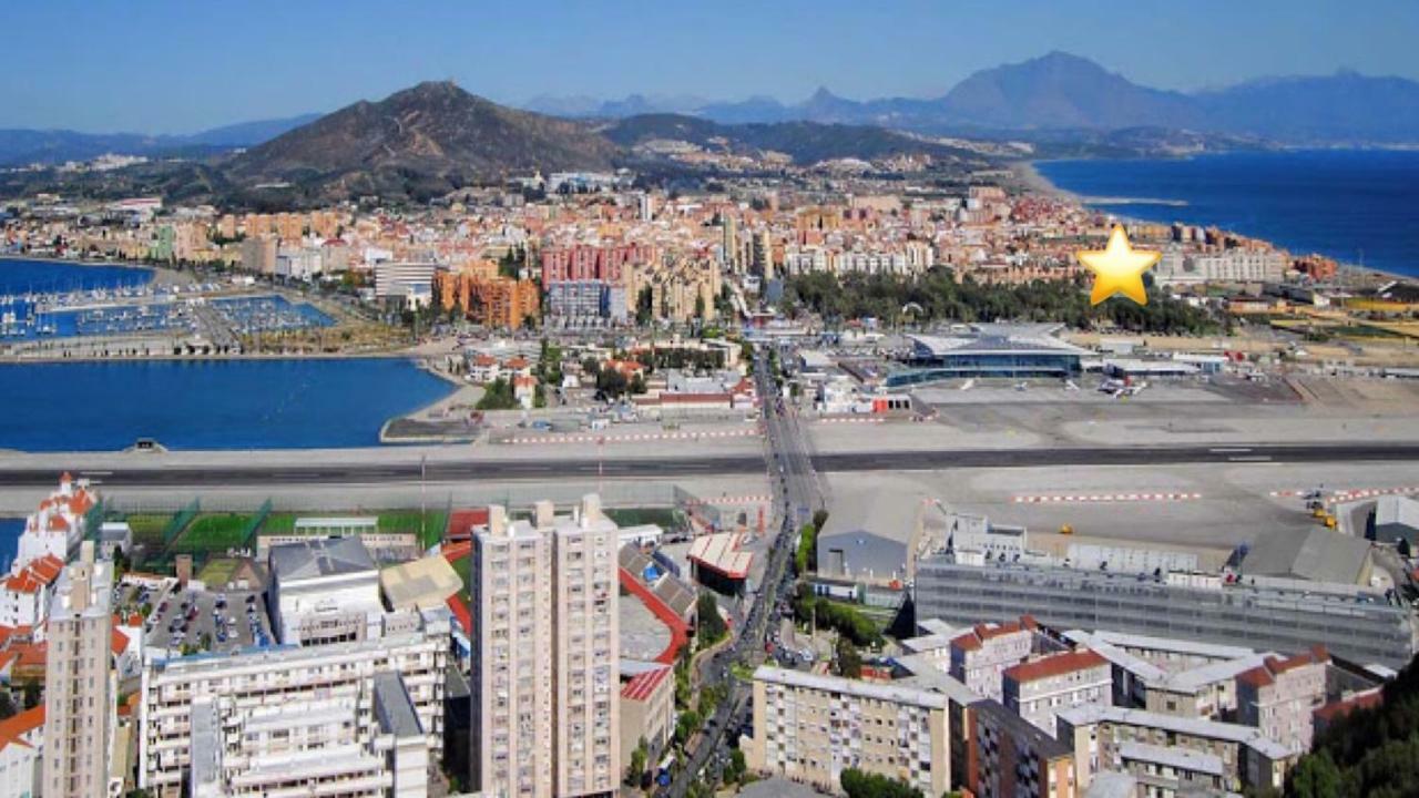 Beach, City & Gibraltar La Linea de la Concepcion Exterior foto