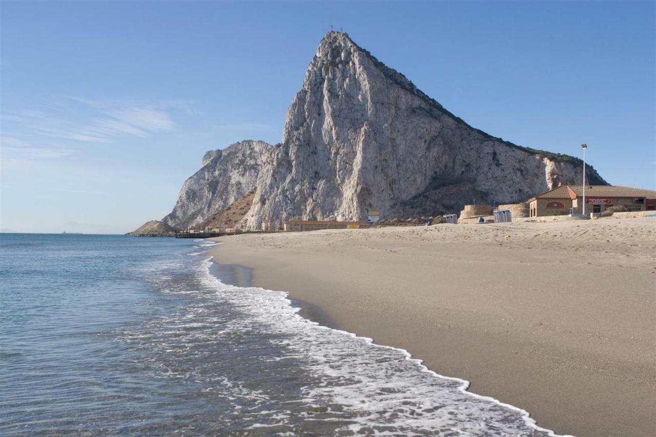 Beach, City & Gibraltar La Linea de la Concepcion Exterior foto